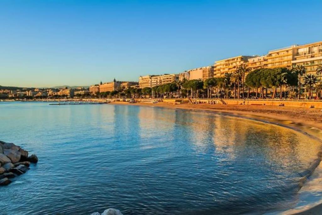 2 Bedrooms Seafront Канны Экстерьер фото