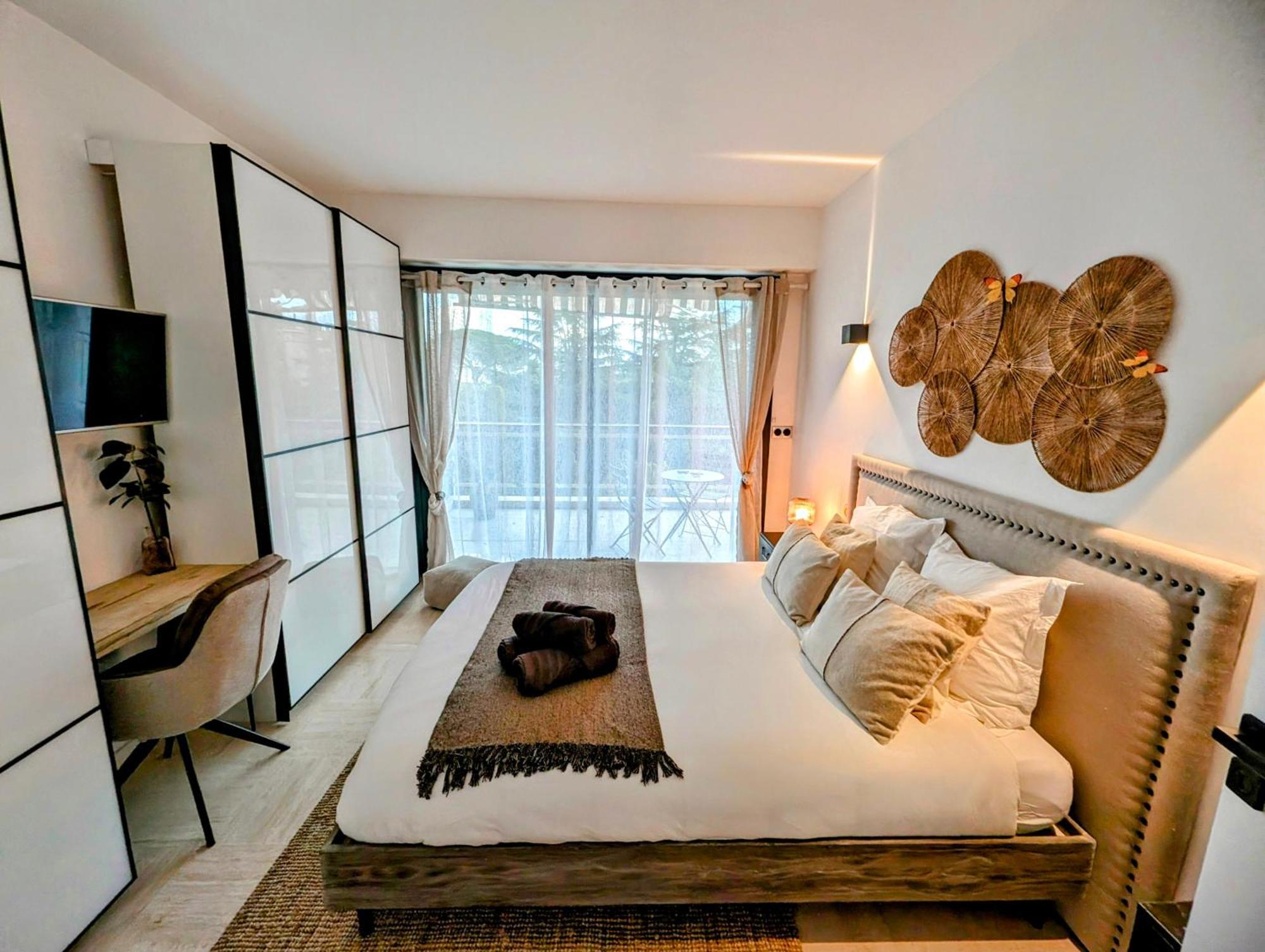 2 Bedrooms Seafront Канны Экстерьер фото