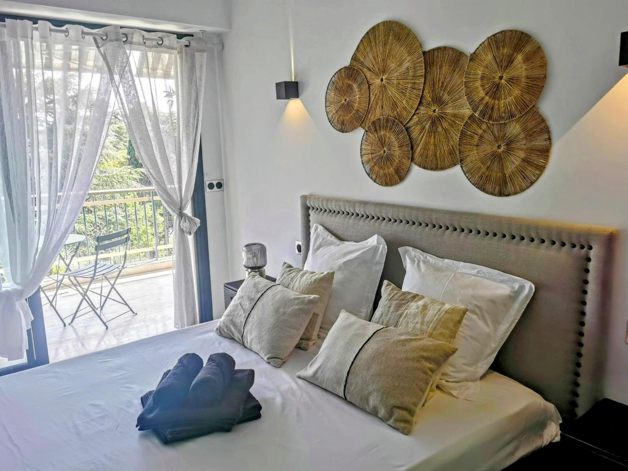 2 Bedrooms Seafront Канны Экстерьер фото
